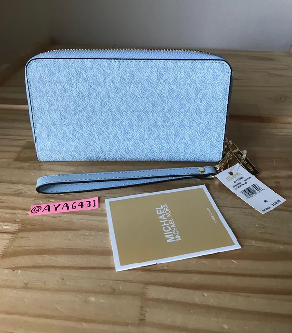 Michael Kors Wallet - Image 2
