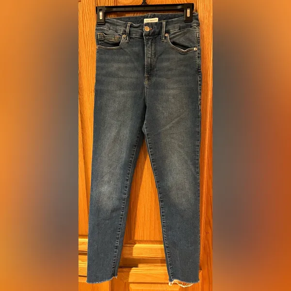 Good American Good Waist Crop Raw Edge Skinny Jeans in Blue331 Size‎ 2 = Size 26 - Image 5