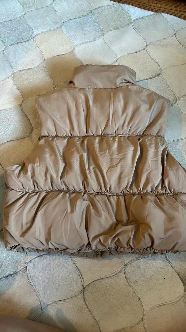 Love Tree Puffer Vest - Image 3