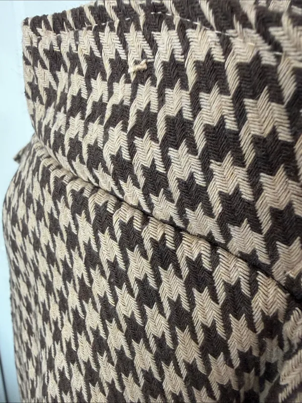 BloomChic Brown & Cream Houndstooth Button - Image 8