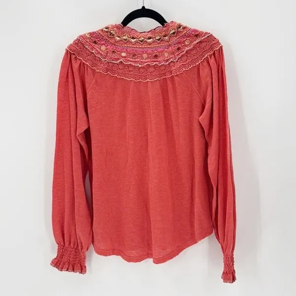 FREE PEOPLE CAMELIA SIESTA FIESTA CROCHET TRIM LONG SLEEVE TOP size M loose fit - Image 2