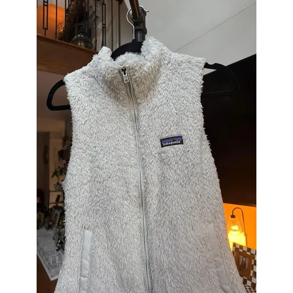 Patagonia Women's Los Gatos Vest in Birch White featuring a high-pile fleece XS - Image 2