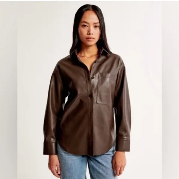 Abercrombie and Fitch Faux Leather jacket cream color size Small oversized fit - Image 2