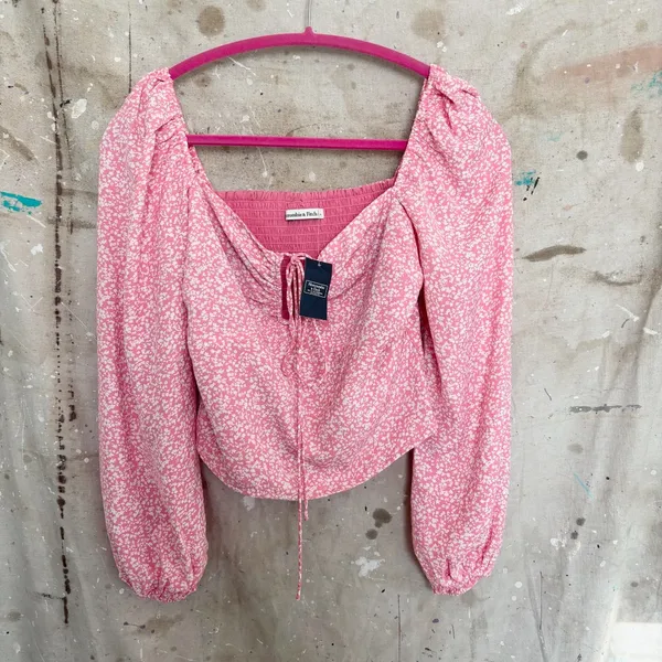 Abercrombie & Fitch Peasant Sleeve Smock Top in Ditsy Floral Print - Image 3