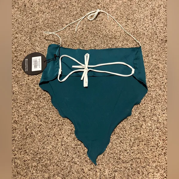 NWT White Fox Boutique Nights with you crop top forest green size Medium - Image 4