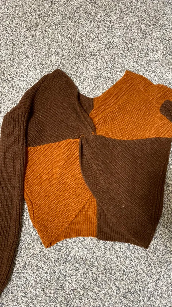 Colorblock Cross back Knit Sweater Size M - Image 2