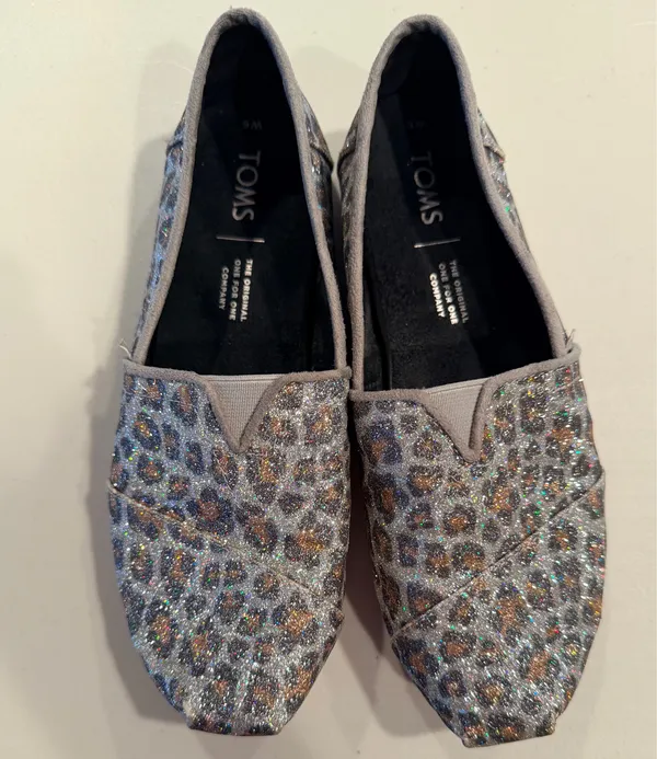 TOMS | Womens Alpargata Classic Silver Glitter Cheetah Print. Size: 6 - Image 2