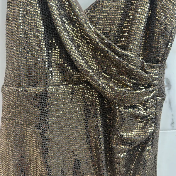 Cosmopolitan Elegant Gold Sequin Dress - Image 3