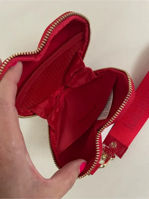 Lululemon NWT Heart Wristlet in Oxford Red with Gold Hardware - Image 11