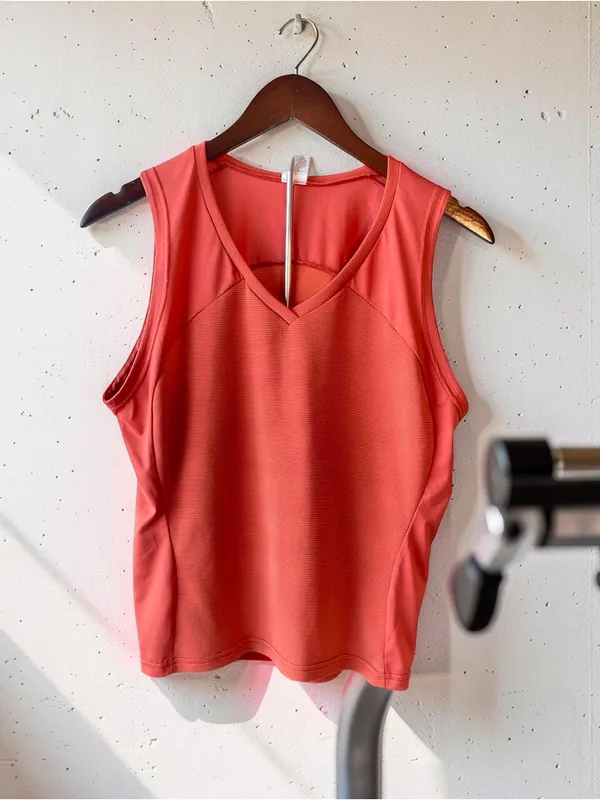 Patagonia Made in USA Athletic Tank Top orange Mesh Size Large - Image 9