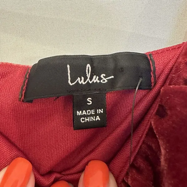 Lulus‎ Size Small Happy Ours Berry Red Velvet Ruched Bodycon Mini Dress NWT - Image 4