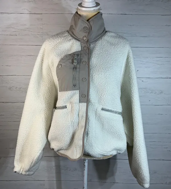 Her Entire Name Says Grace fleece sherpa jacket size M - Image 11