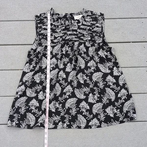 Loft Sleeveless Loose Fit Black and White Floral Top - Image 9