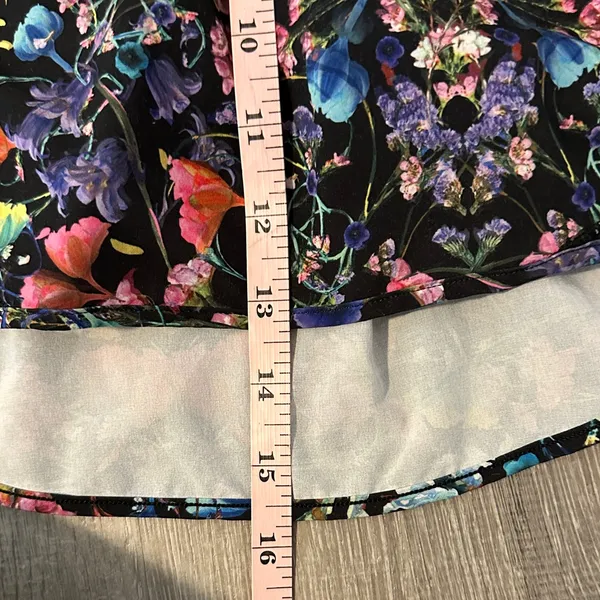 Lululemon 2 Hotty Hot High‎ Rise Tennis Golf Workout Black Floral Mini Skirt - Image 6