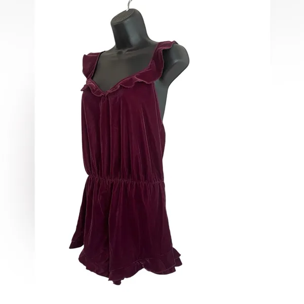 Victoria's Secret Purple Velvet Romper Size Small - Image 4