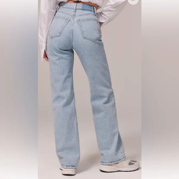Abercrombie The 90s Relaxed Jean High Rise - Image 4