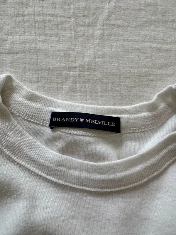 Brandy Melville White T-Shirt - Image 3