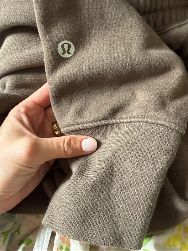 Lululemon Neutral Brown Drawstring fleece Sweatpants jogger size 4! - Image 4