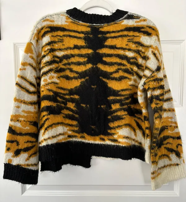 fab'rik Cropped Sweater - Image 4