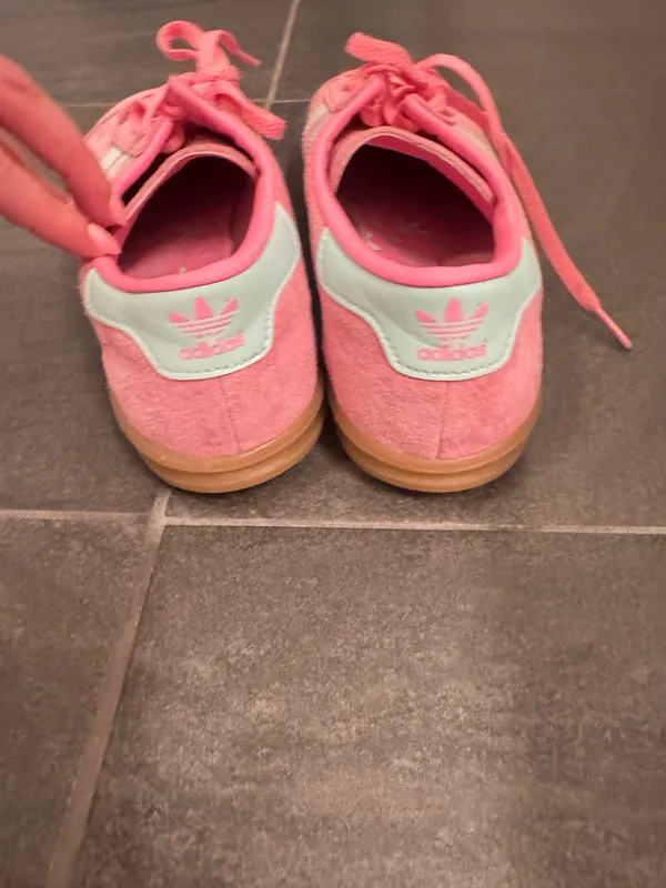Adidas Hamburg pink and teal  - Image 4