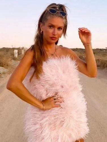 House Of CB NWT SHIRA BLUSH BONED STRAPLESS FEATHER DRESS. Size Medium. Rare and sold out. *no belt - Image 3