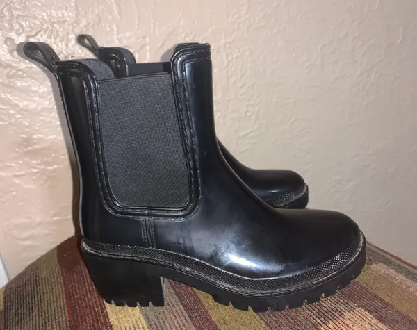 Catherine Malandrino Black Healed Boots - Image 3