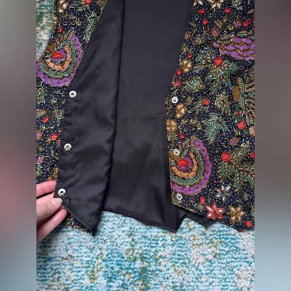 Vintage Match-Ups cotton batik beaded floral black boho vest, size large XL - Image 4