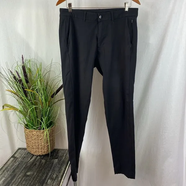 Lululemon Women's Black Zip Up Casual Pants 32 - Image 2