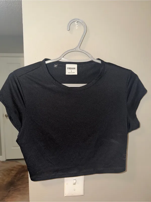 Gymshark Activewear Crop Top - Size Small (Excellent Condition) - Image 2