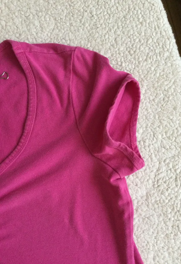 New York & Company Y2K Center Ruched Cinched Pink V-neck Top - Sz Medium - Image 9