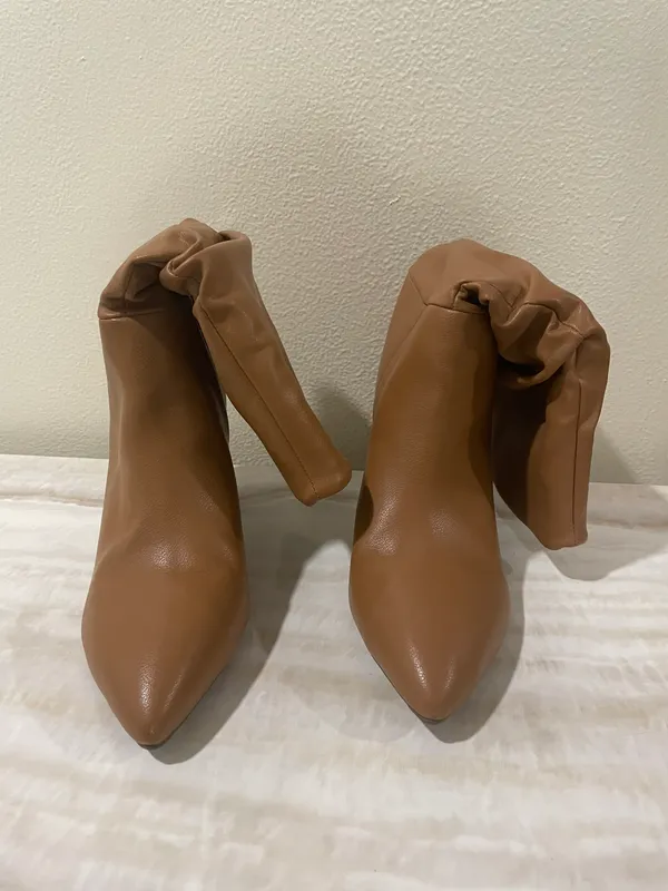 Mid Length Boots Tan Size 7.5 - Image 2