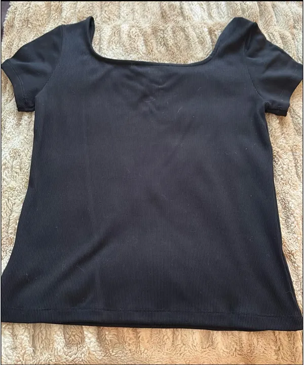 Tahari scoop neck tee - Image 2