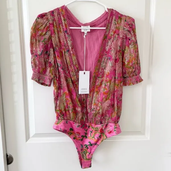 Hemant & Nandita Pink Floral Bella Bodysuit Size XS‎ - Image 2