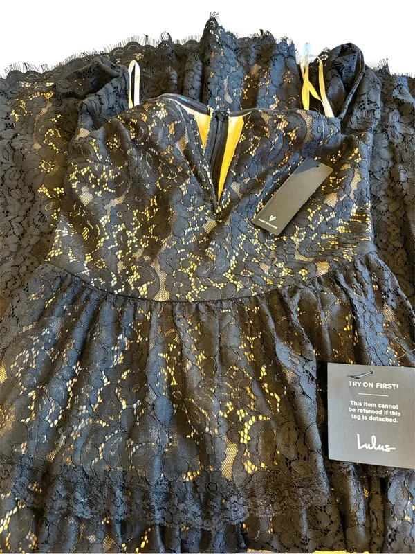 Lulus Black Lace Tiered Maxi Dress NWT XS Off-The-Shoulder V-Neck - Image 8