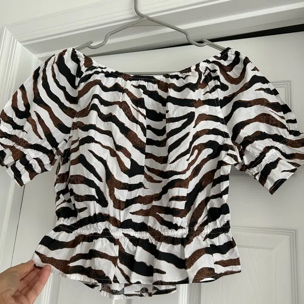 NWT J. Crew Womens Short Sleeved Blouse Brown/White Zebra Print Size Small - Image 6