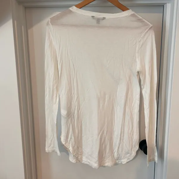 Banana Republic Cream Fitted Long Sleeve Tee - Image 4
