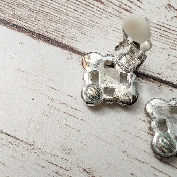 Vintage Clip On Earrings - Dainty Orange Gems - 5/8" - Image 8