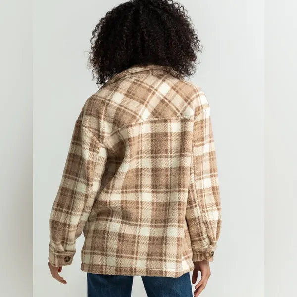LOVE TREE Beige Plaid Sherpa Womens Shacket - Image 3