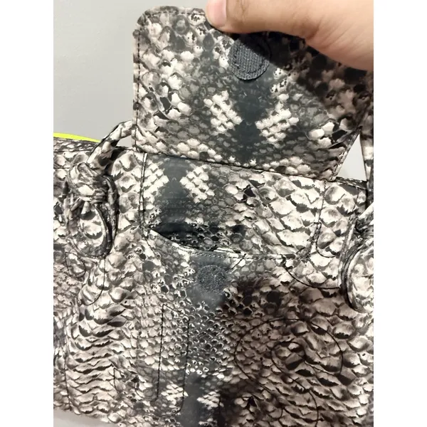 Marc Jacobs Bag Laptop Sleeve Pretty Nylon Fluoro Green Neon Snake Print 16x11"‎ - Image 6