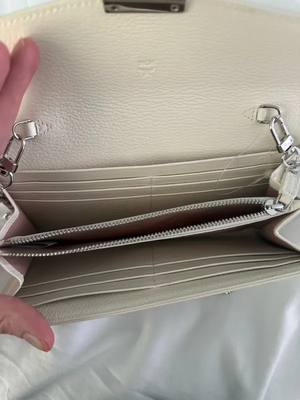 MCM Tracy Wallet on Chain Purse - Image 6