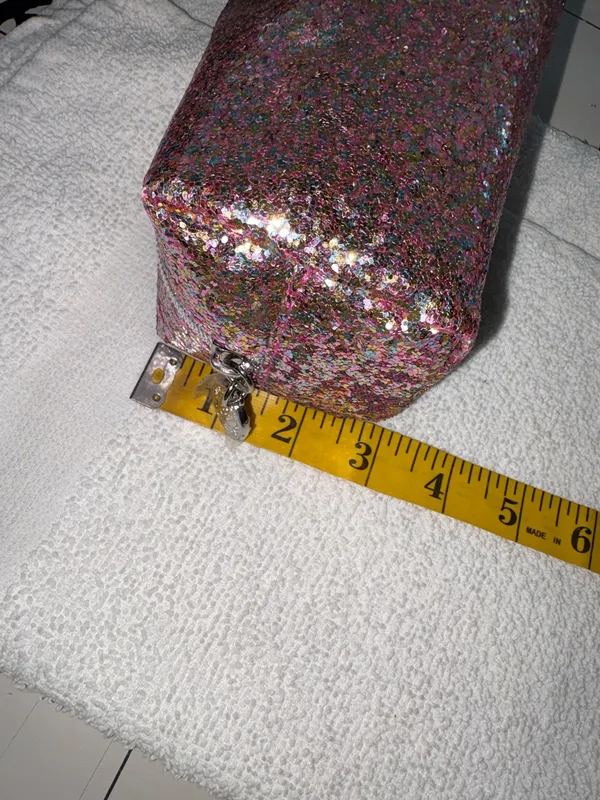 Bath & Body Works Glitter Sequined Cosmetics Pouch zipper closure NWT - Image 4
