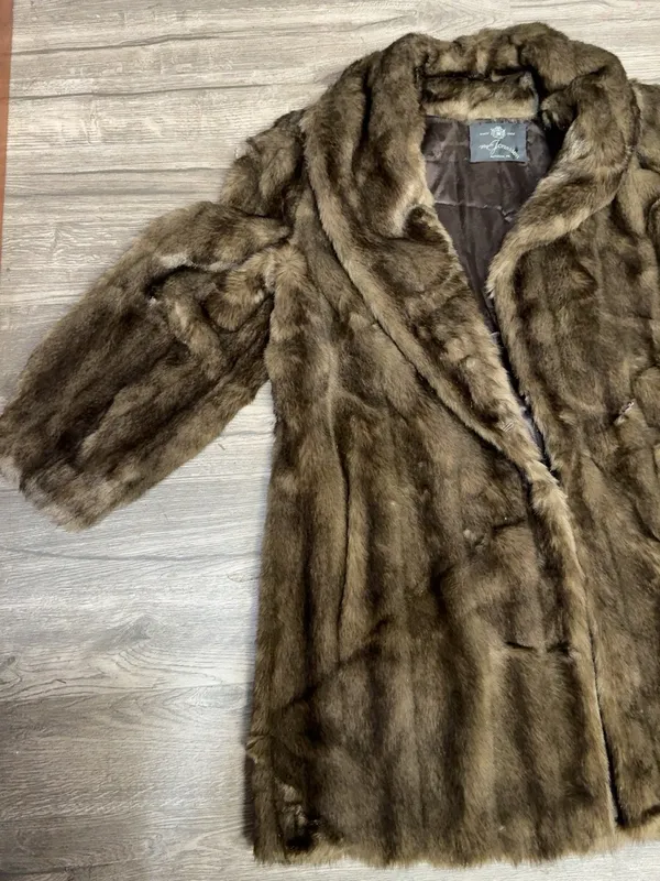 Vintage Hillmoor New York Faux Fur Coat Brown Modacrylic Made in USA - Image 4