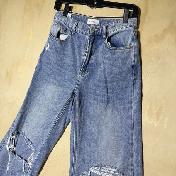 PacSun Women's Size 26 High Rise Wide Leg Distressed Ripped Light Wash Jeans - Image 2