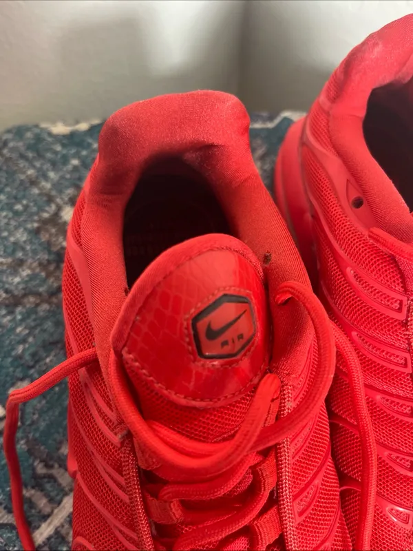 Nike All-Red Mesh Athletic Sneakers - Image 3