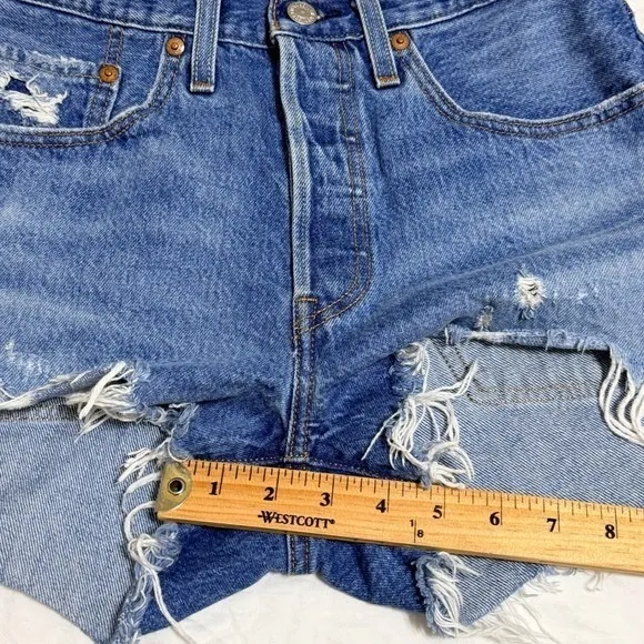 Levi's 501 Distressed Cutoff Denim Shorts Ripped Light‎ Wash Womens Size 26 - Image 10
