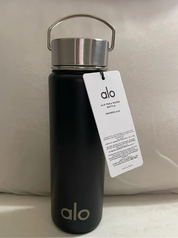 ALO Yoga Black Aluminum Water Bottle with Carry Handle NWT 24oz - Image 4