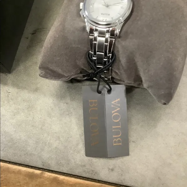 NWT BULOVA STAINLESS STEEL QUARTZ WATCH‎ - Image 4