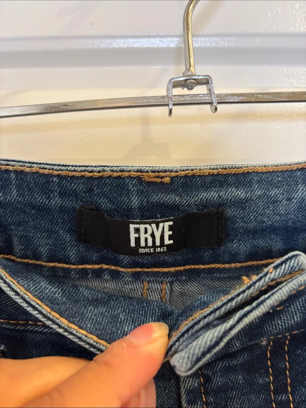 Frye Women’s Straight Leg Jeans Size 6/28 Medium Wash Stretch Denim - Image 2