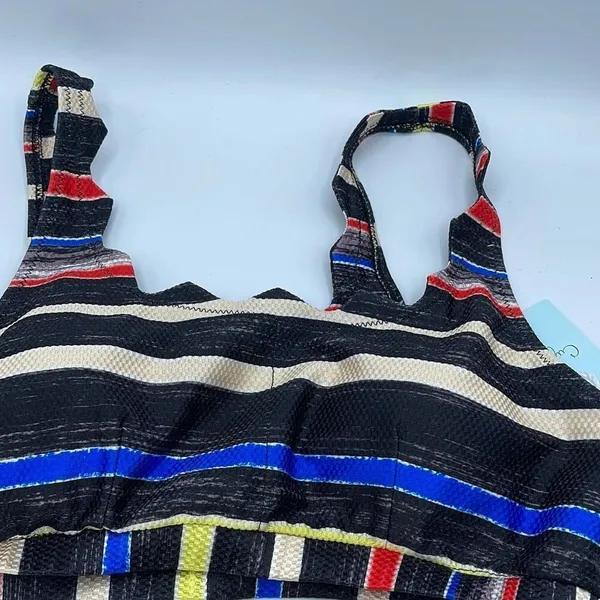 NWT Cupshe swim top size Medium - Image 3