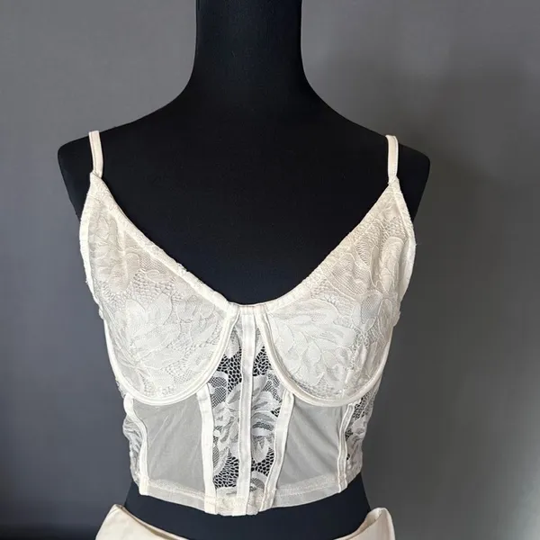 White Lace Women's 2 Piece Sexy Bodycon Set **Size L fits like a MEDIUM NWOT - Image 2
